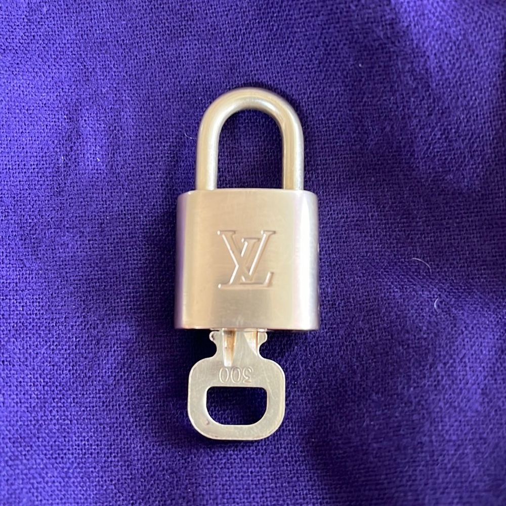 Authentic #300 Louis Vuitton Lock & Key